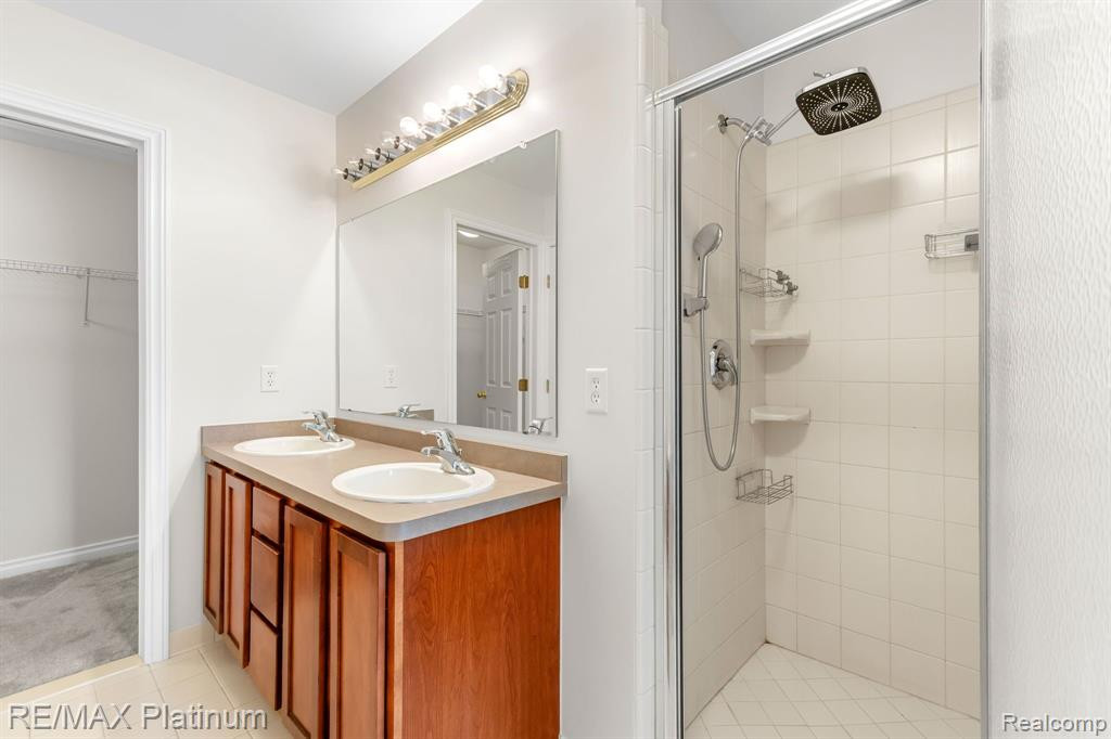 5745 HAMPSHIRE Lane, Ypsilanti, MI 48197 — Photo 12