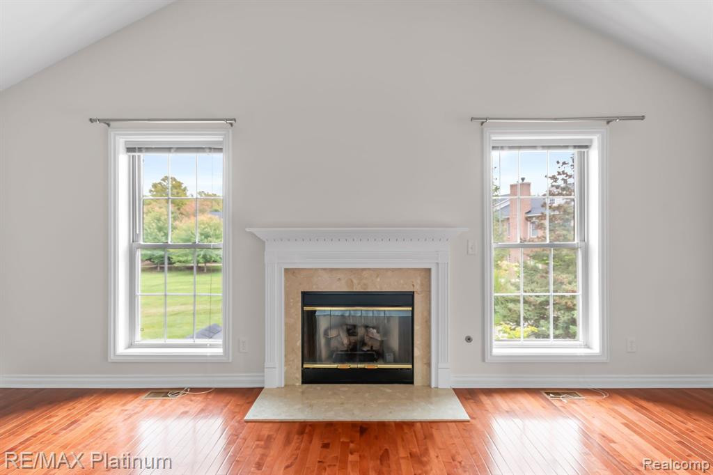 5745 HAMPSHIRE Lane, Ypsilanti, MI 48197 — Photo 16