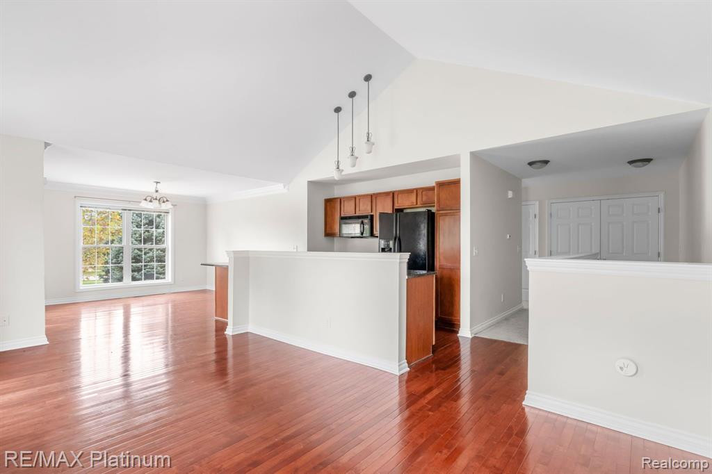 5745 HAMPSHIRE Lane, Ypsilanti, MI 48197 — Photo 18