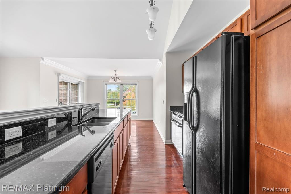 5745 HAMPSHIRE Lane, Ypsilanti, MI 48197 — Photo 20