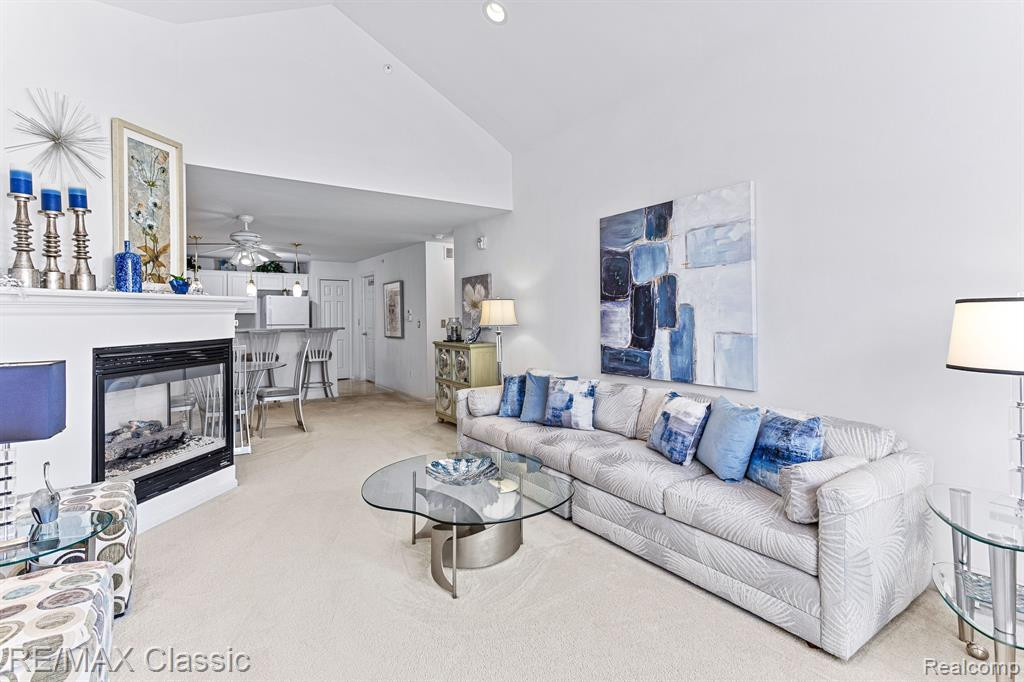 29102 April Court, Walled Lake, MI 48390 — Photo 2