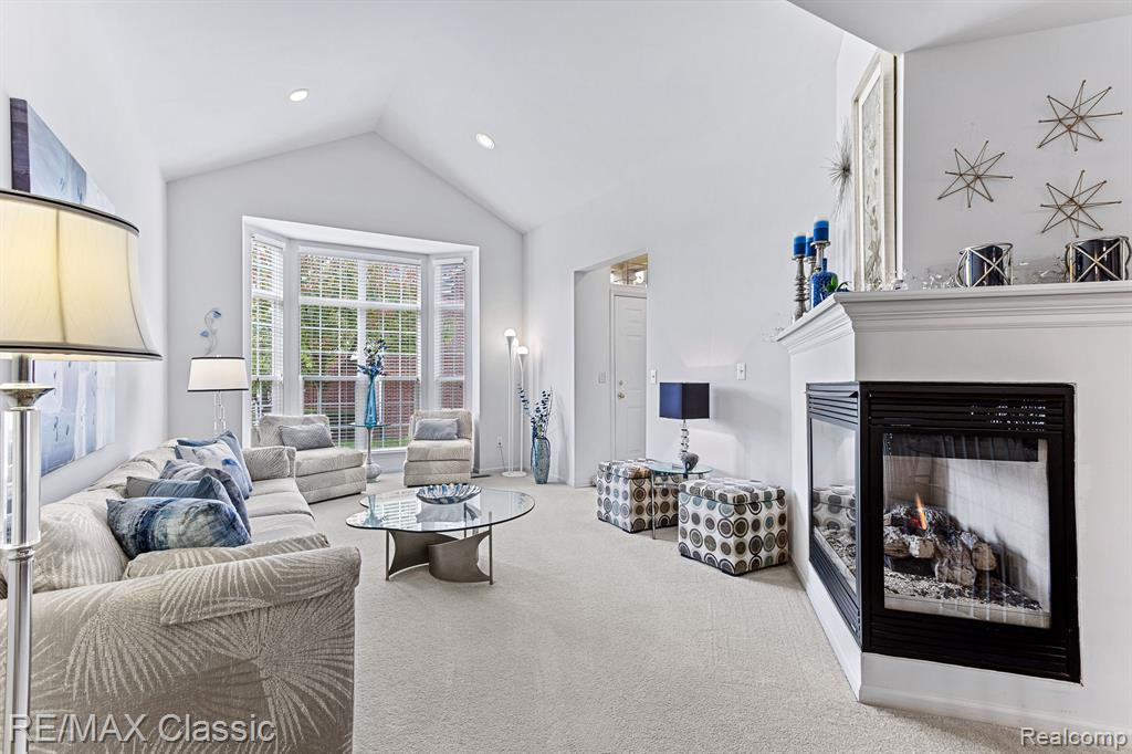 29102 April Court, Walled Lake, MI 48390 — Photo 4