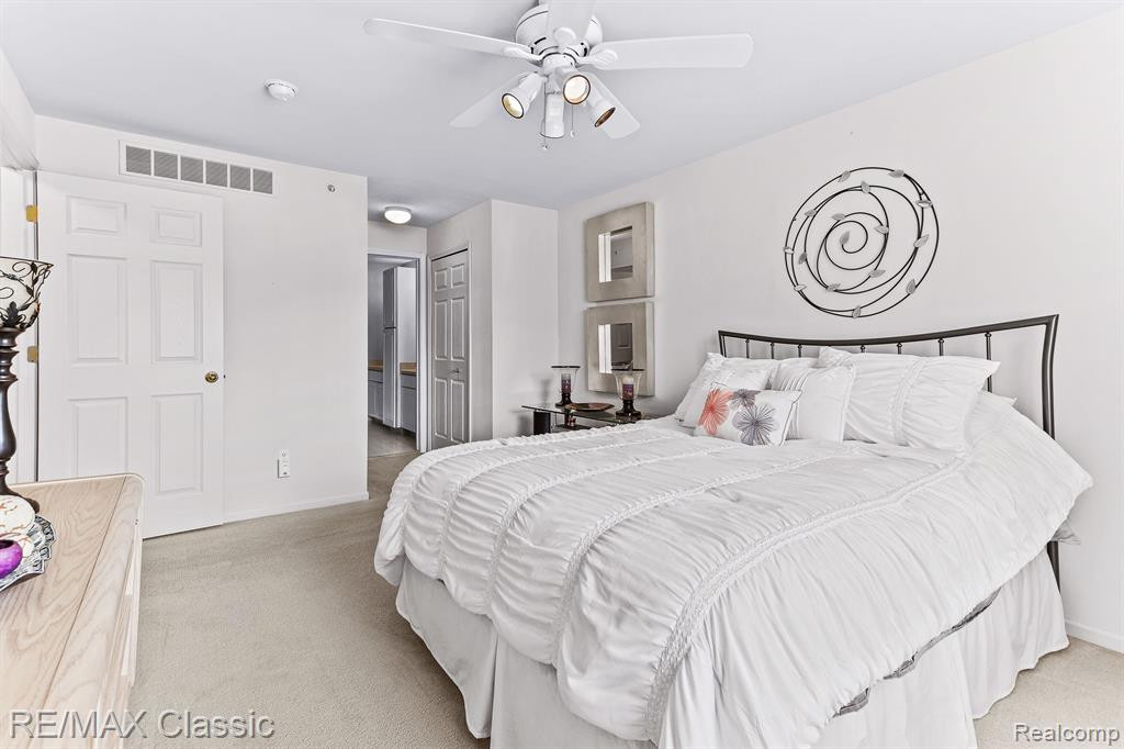 29102 April Court, Walled Lake, MI 48390 — Photo 12