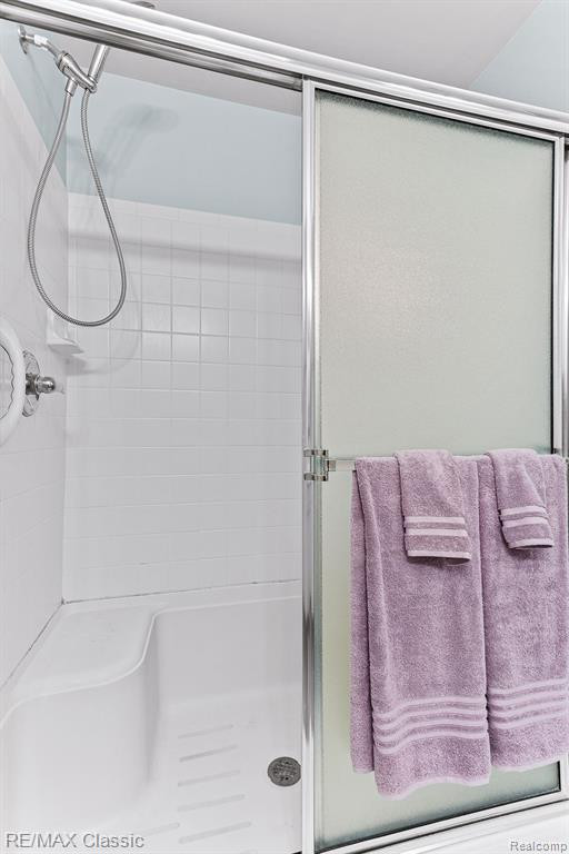 29102 April Court, Walled Lake, MI 48390 — Photo 17