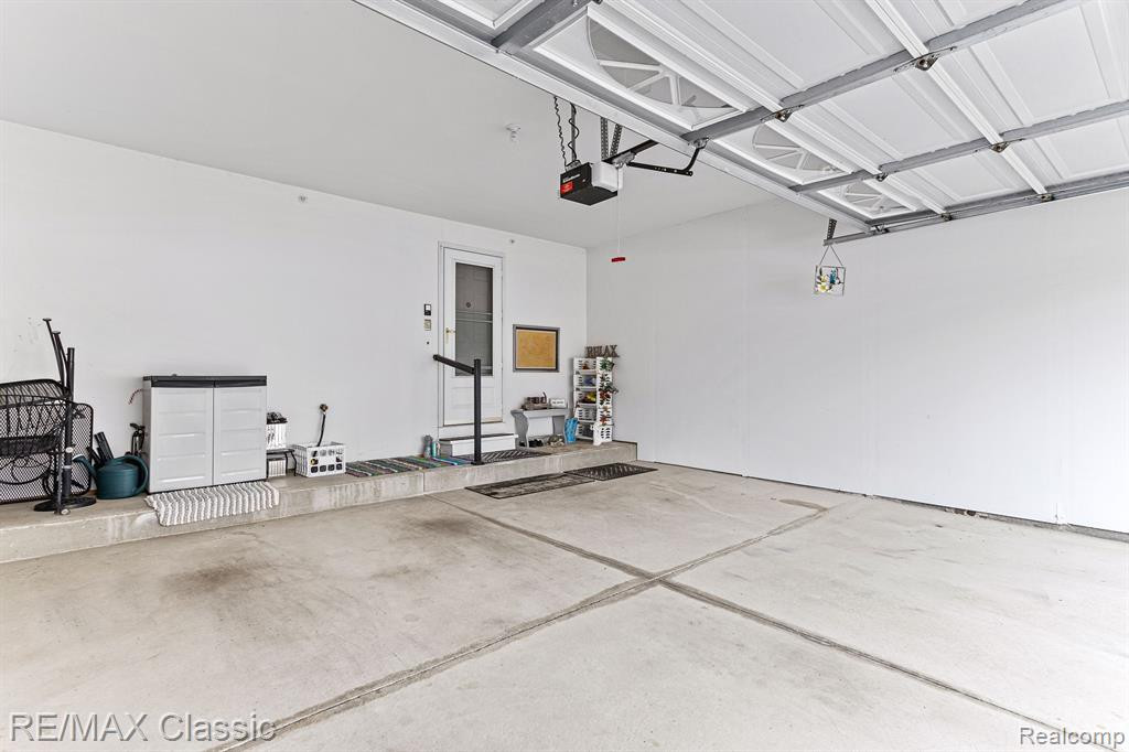 29102 April Court, Walled Lake, MI 48390 — Photo 27