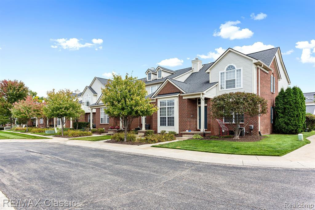 29102 April Court, Walled Lake, MI 48390 — Photo 34
