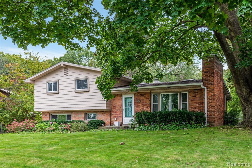 4824 GRANDVIEW Drive, Ypsilanti, MI 48197 — Photo 3