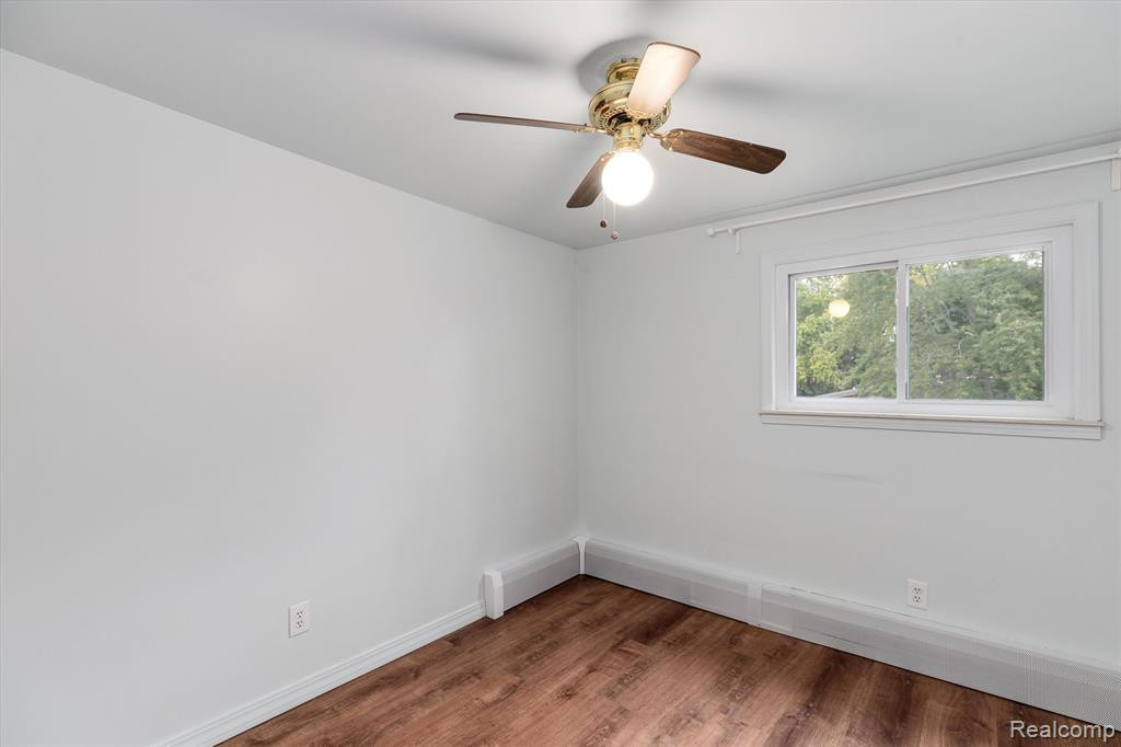 4824 GRANDVIEW Drive, Ypsilanti, MI 48197 — Photo 18