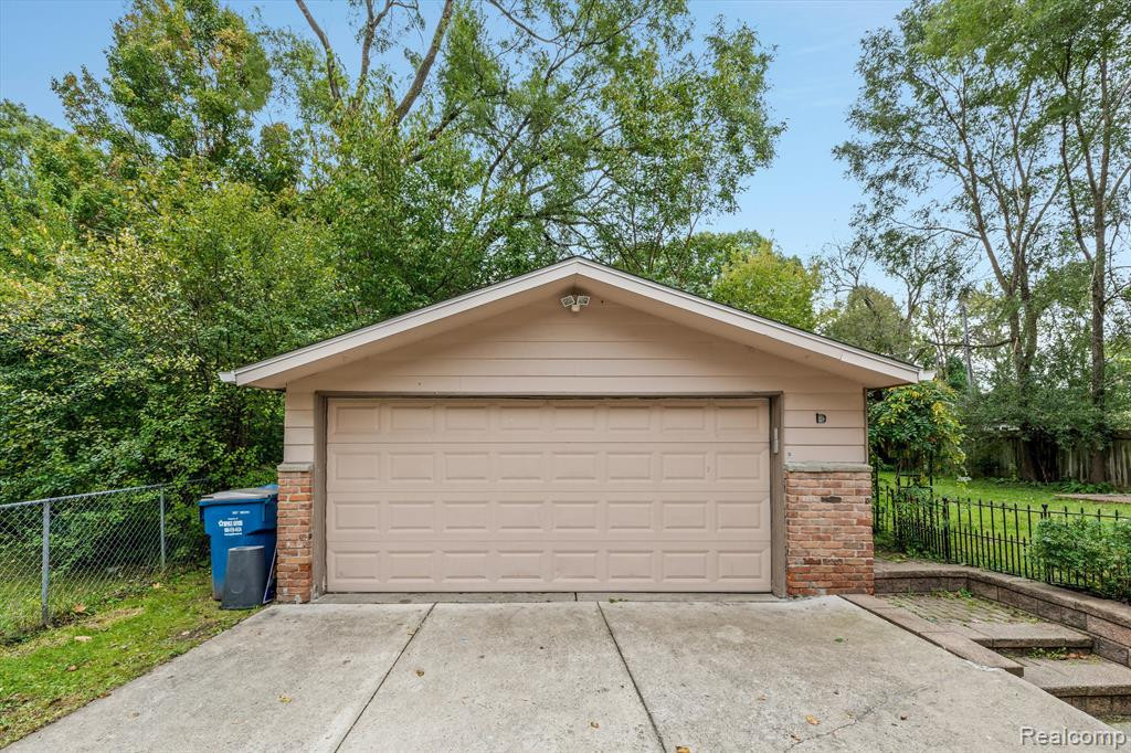 4824 GRANDVIEW Drive, Ypsilanti, MI 48197 — Photo 33