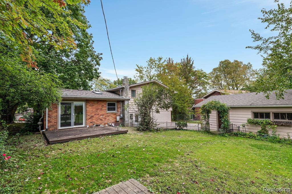 4824 GRANDVIEW Drive, Ypsilanti, MI 48197 — Photo 36