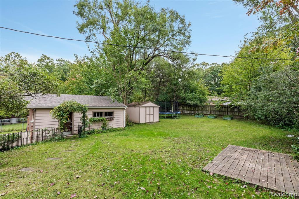 4824 GRANDVIEW Drive, Ypsilanti, MI 48197 — Photo 37