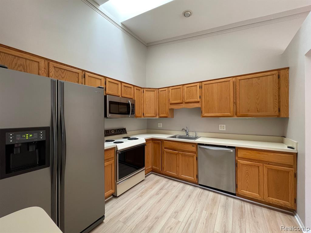 38934 COUNTRY Circle, Farmington Hills, MI 48331 — Photo 7