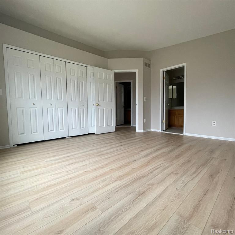 38934 COUNTRY Circle, Farmington Hills, MI 48331 — Photo 11