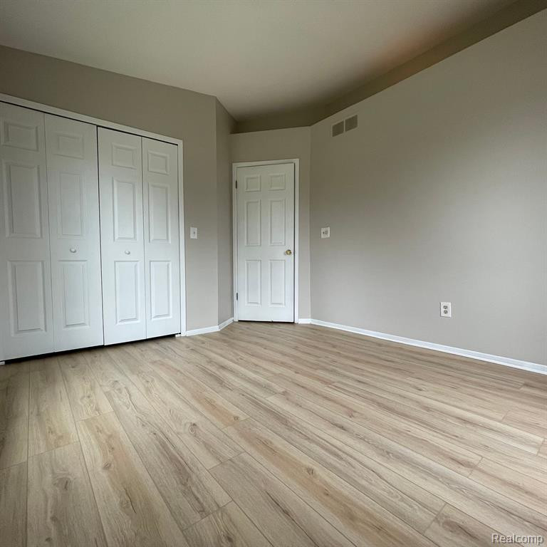 38934 COUNTRY Circle, Farmington Hills, MI 48331 — Photo 12