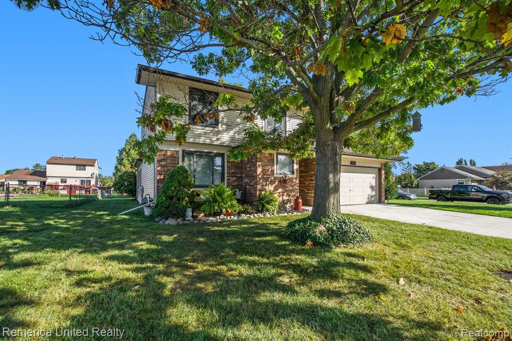 43656 LAURELWOOD Drive, Canton, MI 48187 — Photo 4