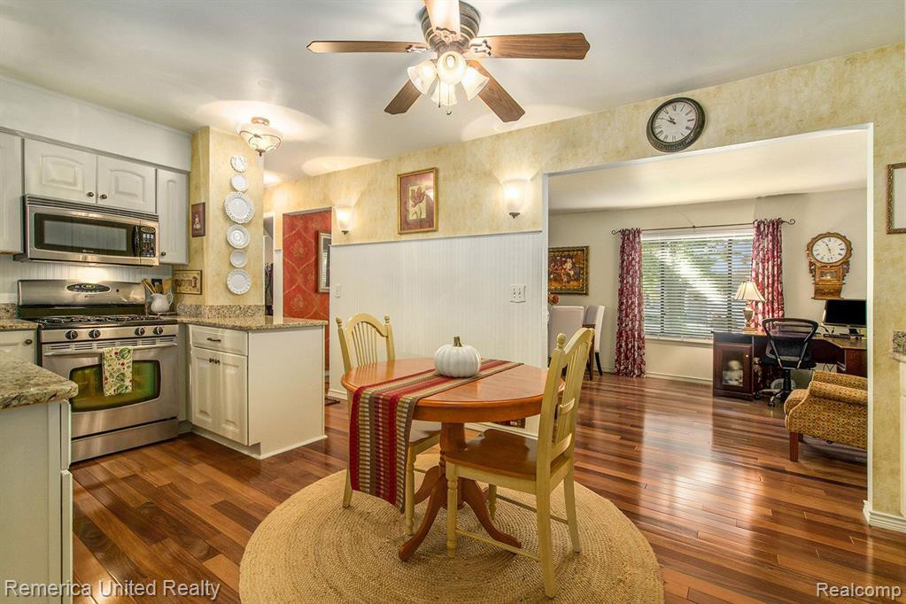 43656 LAURELWOOD Drive, Canton, MI 48187 — Photo 9