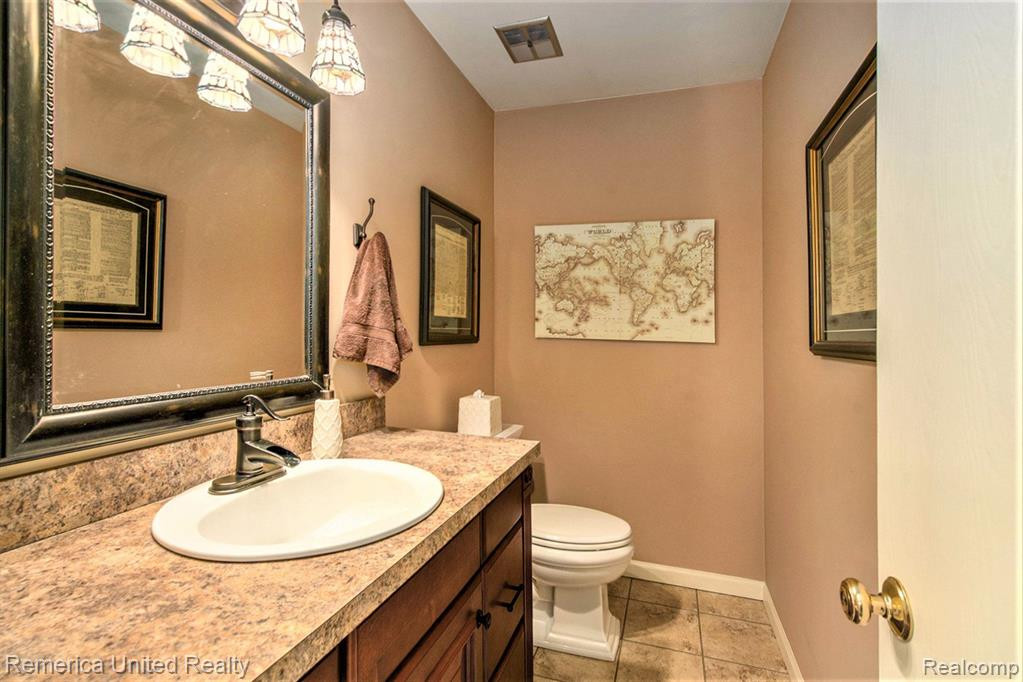 43656 LAURELWOOD Drive, Canton, MI 48187 — Photo 12