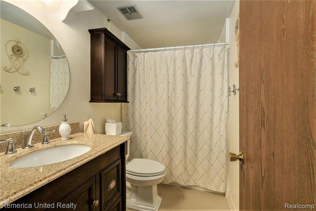 43656 LAURELWOOD Drive, Canton, MI 48187 — Photo 16