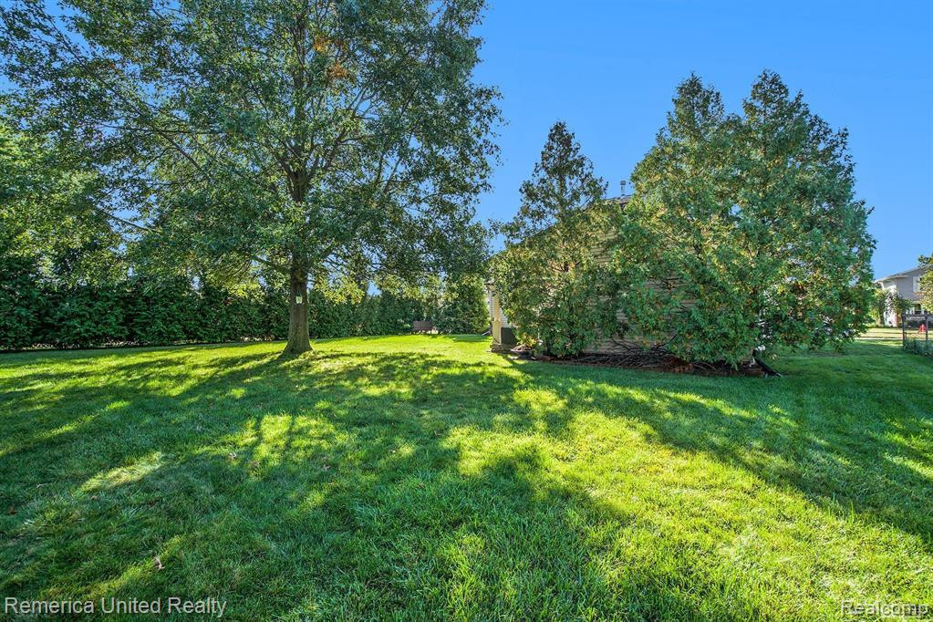 43656 LAURELWOOD Drive, Canton, MI 48187 — Photo 22