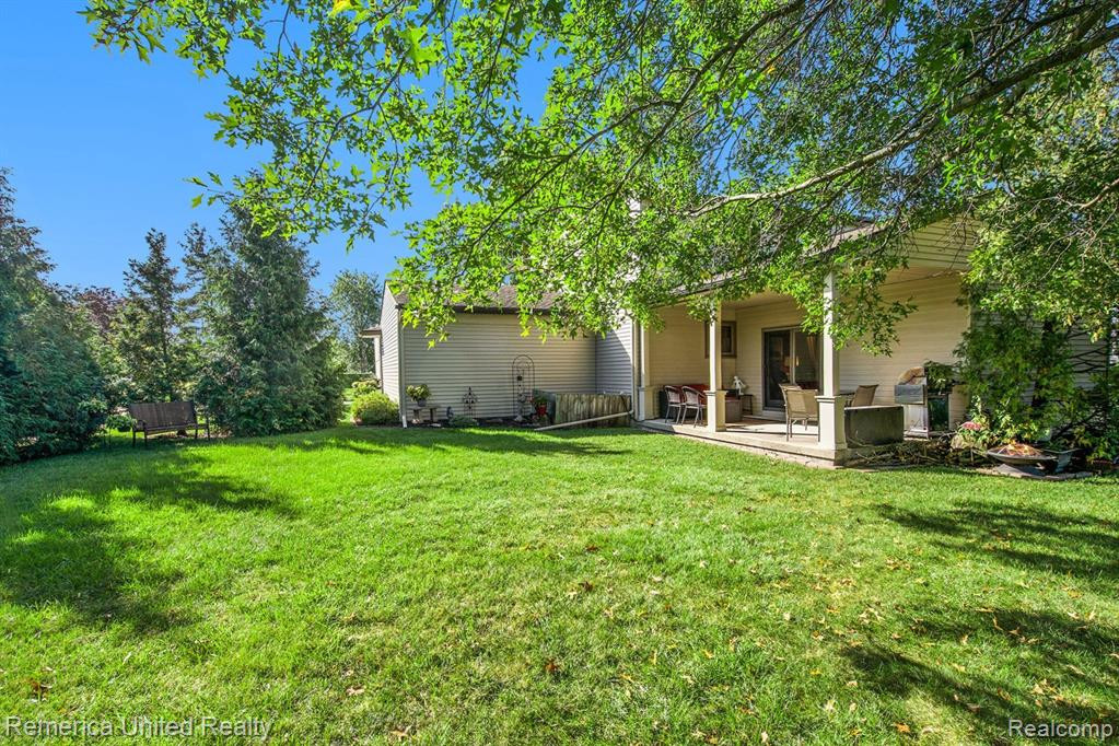 43656 LAURELWOOD Drive, Canton, MI 48187 — Photo 24