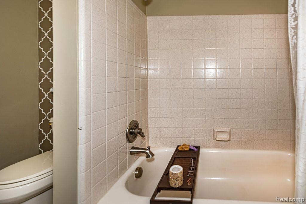 7990 MEADOWVIEW Court, Ypsilanti, MI 48197 — Photo 22