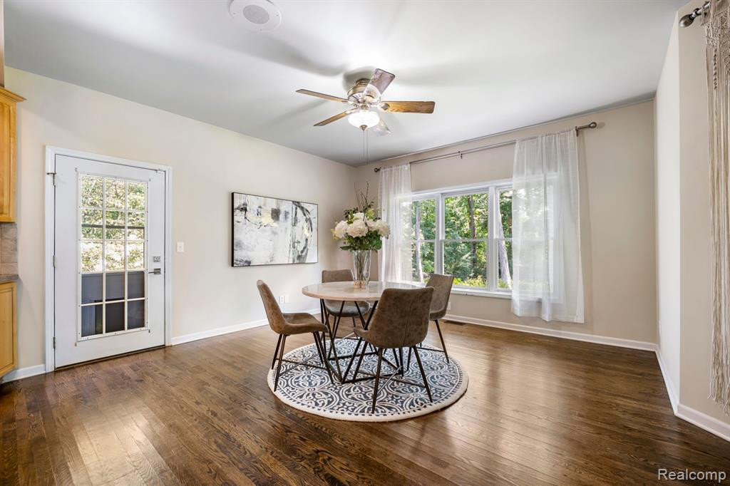 5532 Evergreen Avenue, Orchard Lake Village, MI 48324 — Photo 14