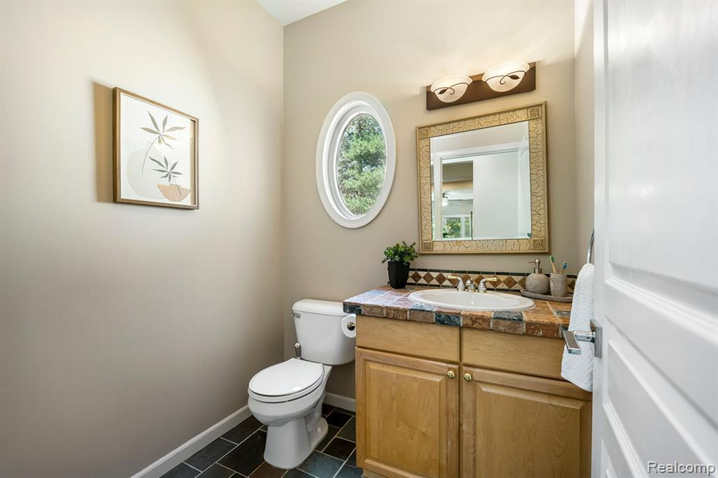 5532 Evergreen Avenue, Orchard Lake Village, MI 48324 — Photo 22