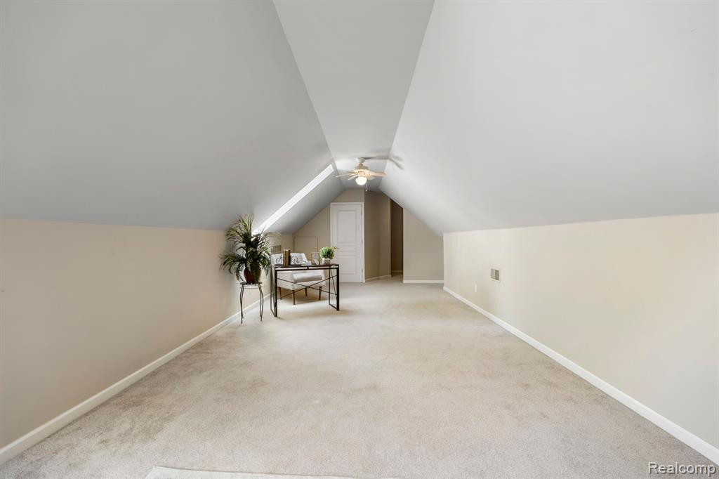5532 Evergreen Avenue, Orchard Lake Village, MI 48324 — Photo 32