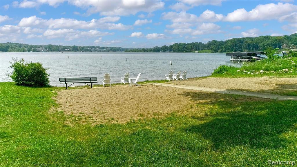5532 Evergreen Avenue, Orchard Lake Village, MI 48324 — Photo 44