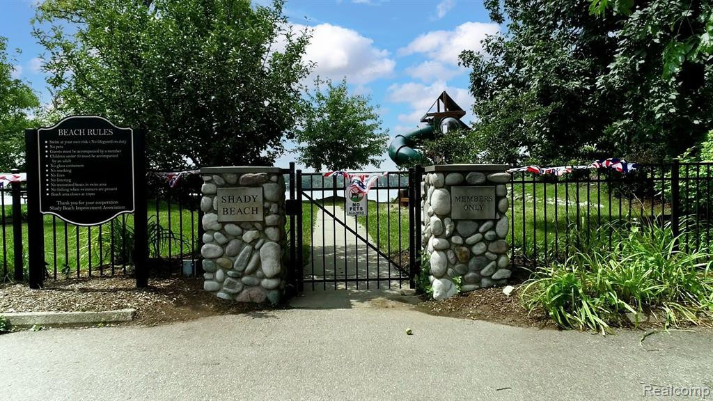 5532 Evergreen Avenue, Orchard Lake Village, MI 48324 — Photo 53