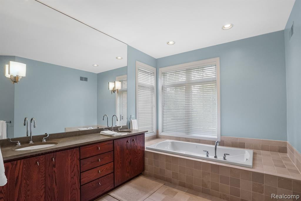 17692 Parkshore Drive, Northville, MI 48168 — Photo 25