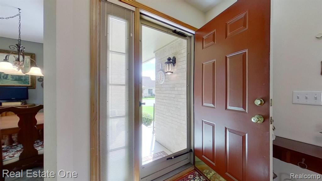 805 RED MAPLE Lane, Wixom, MI 48393 — Photo 13