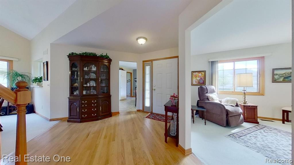 805 RED MAPLE Lane, Wixom, MI 48393 — Photo 22