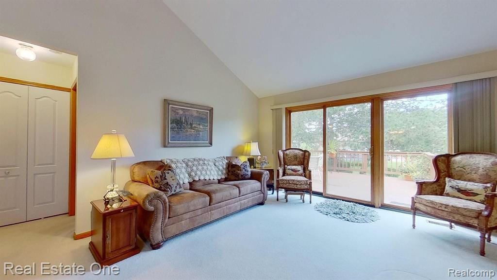 805 RED MAPLE Lane, Wixom, MI 48393 — Photo 30
