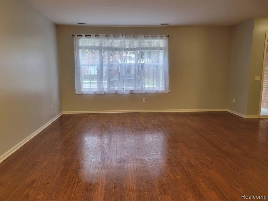 47635 ORMSKIRK Drive, Canton, MI 48188 — Photo 3