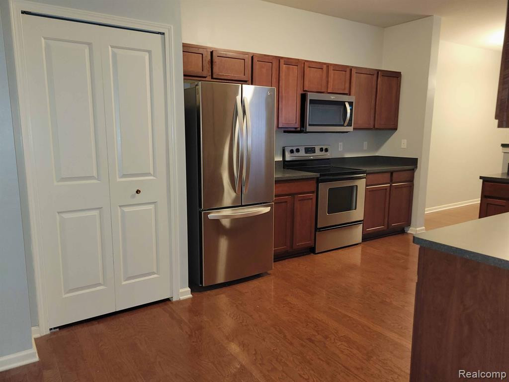 47635 ORMSKIRK Drive, Canton, MI 48188 — Photo 5