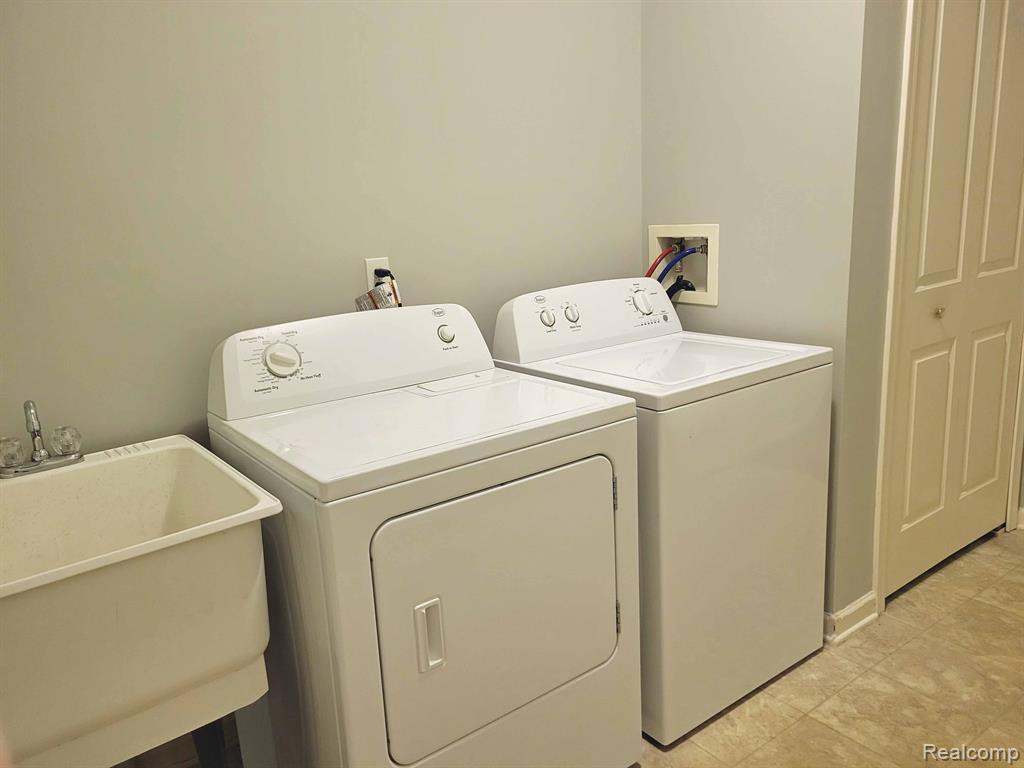 47635 ORMSKIRK Drive, Canton, MI 48188 — Photo 8