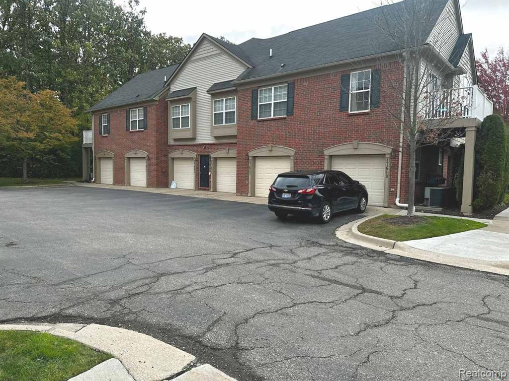 47635 ORMSKIRK Drive, Canton, MI 48188 — Photo 17