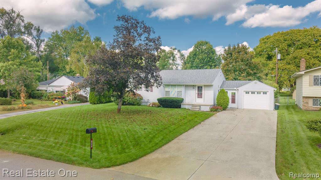 192 Wanda Street, Wolverine Lake, MI 48390 — front exterior