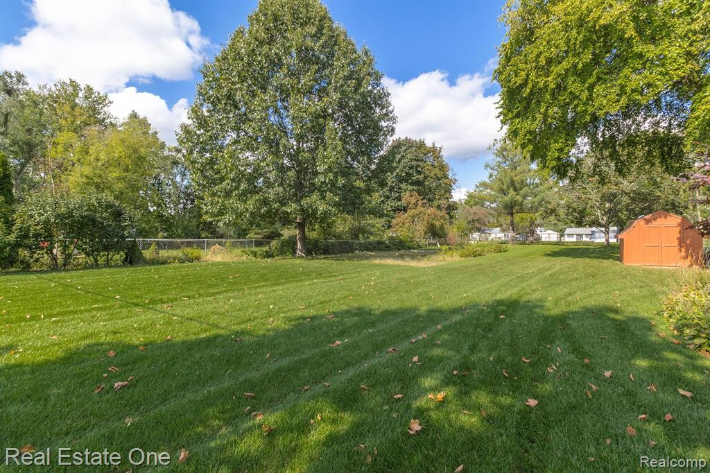 192 Wanda Street, Wolverine Lake, MI 48390 — Photo 6