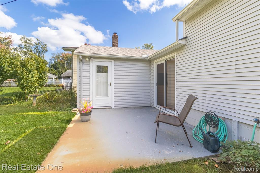 192 Wanda Street, Wolverine Lake, MI 48390 — Photo 7