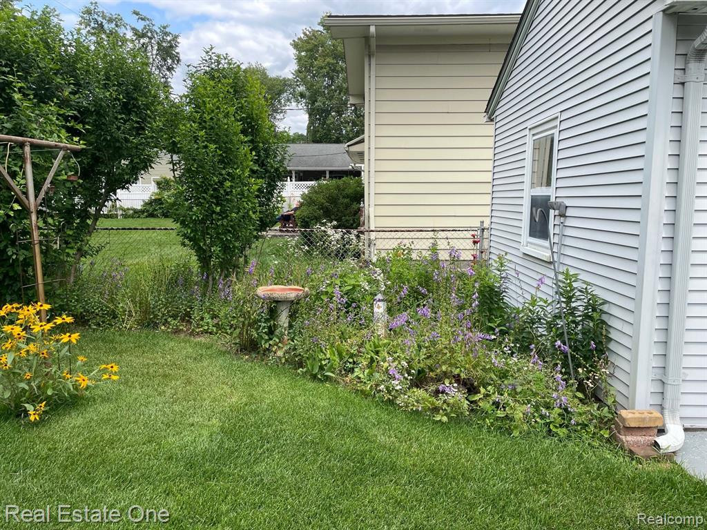192 Wanda Street, Wolverine Lake, MI 48390 — Photo 10
