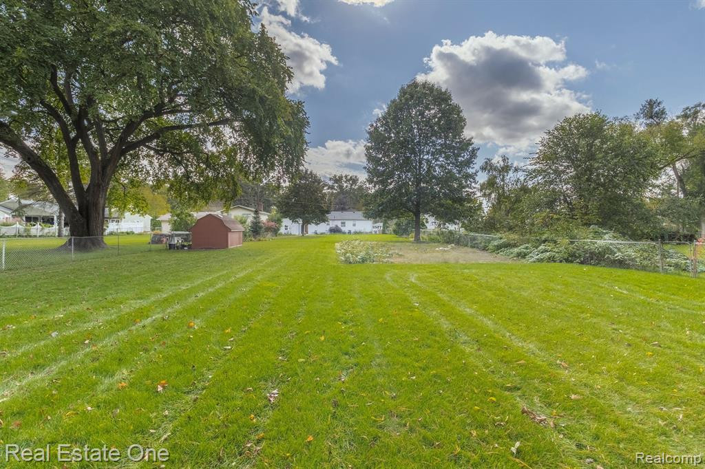 192 Wanda Street, Wolverine Lake, MI 48390 — Photo 11