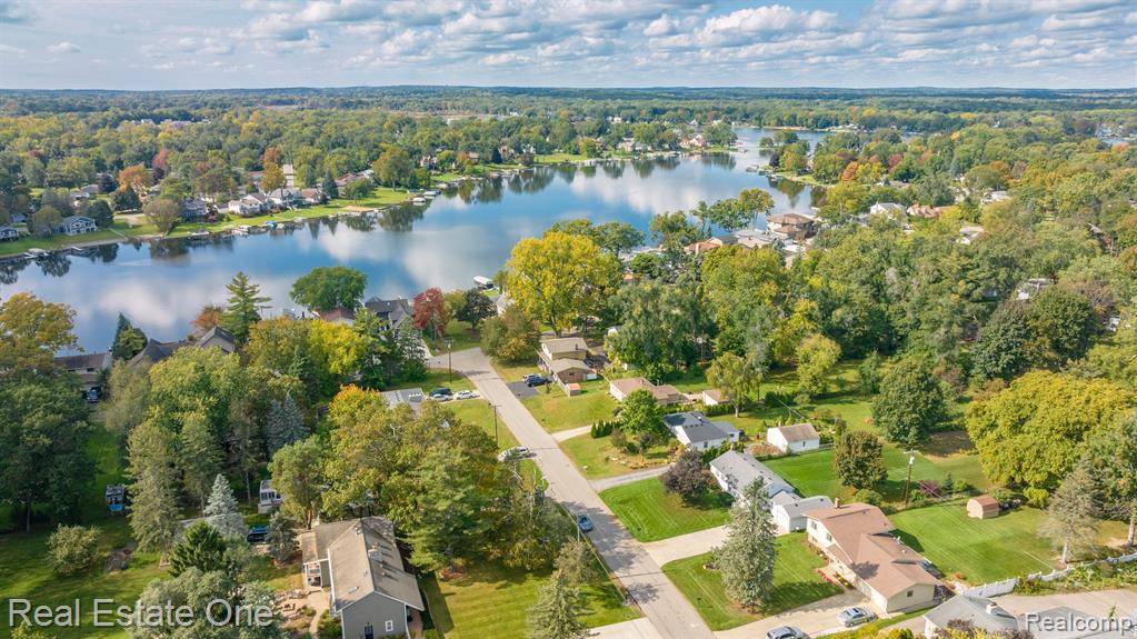 192 Wanda Street, Wolverine Lake, MI 48390 — Photo 12