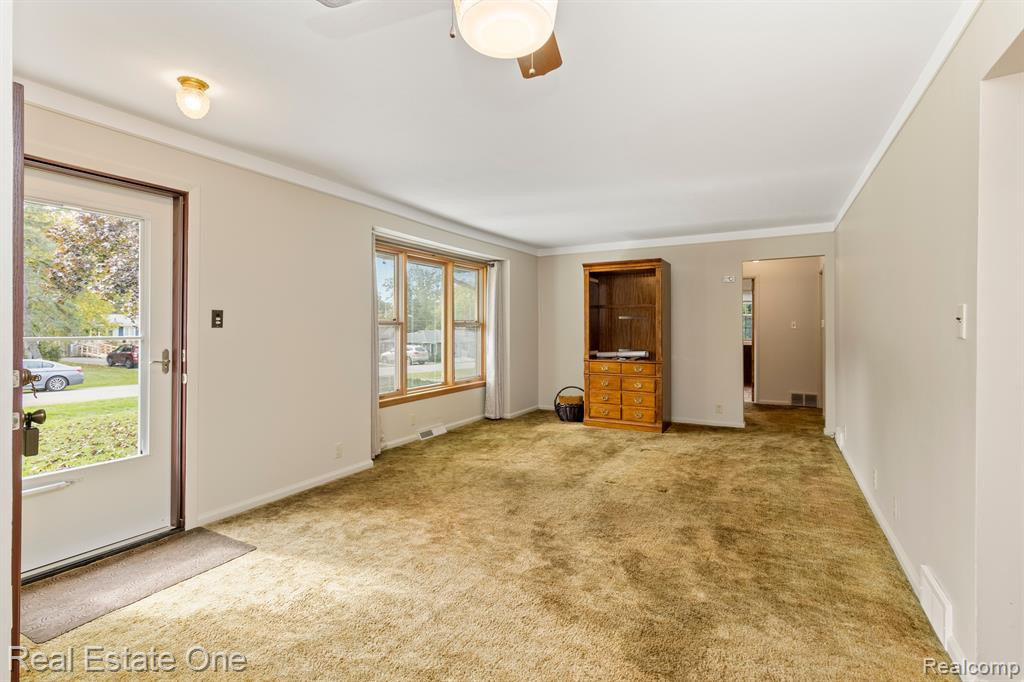 192 Wanda Street, Wolverine Lake, MI 48390 — Photo 20
