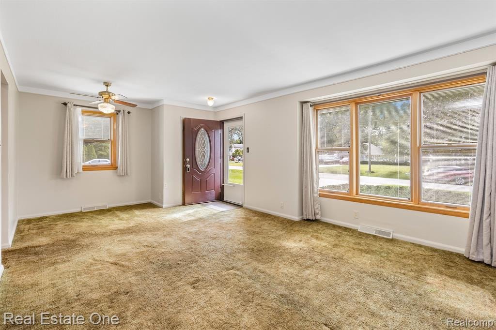 192 Wanda Street, Wolverine Lake, MI 48390 — Photo 21