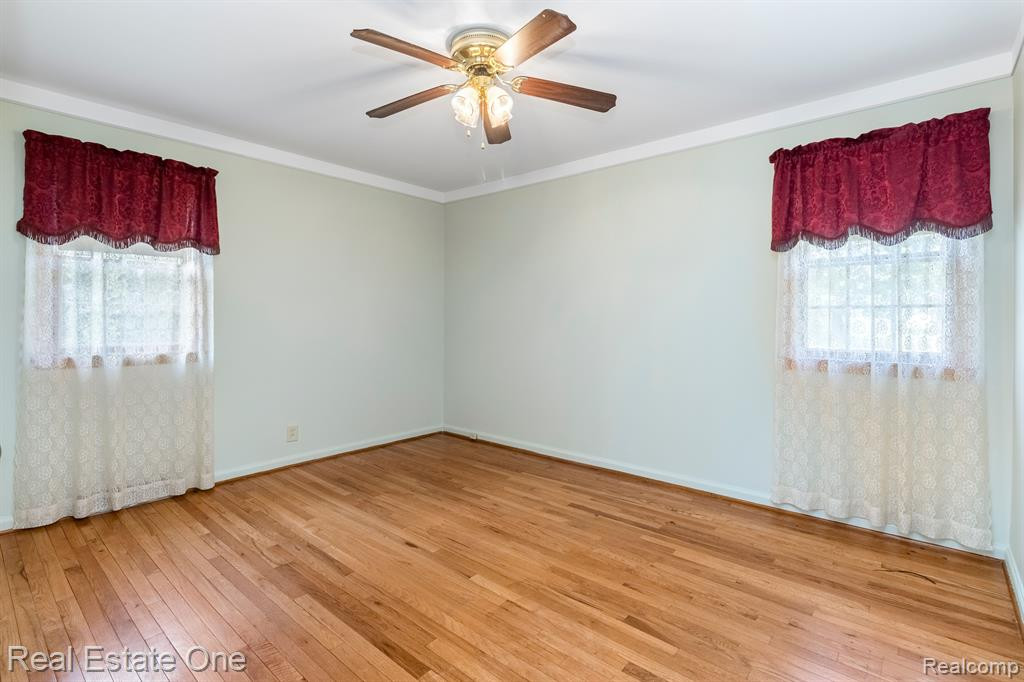 192 Wanda Street, Wolverine Lake, MI 48390 — Photo 28