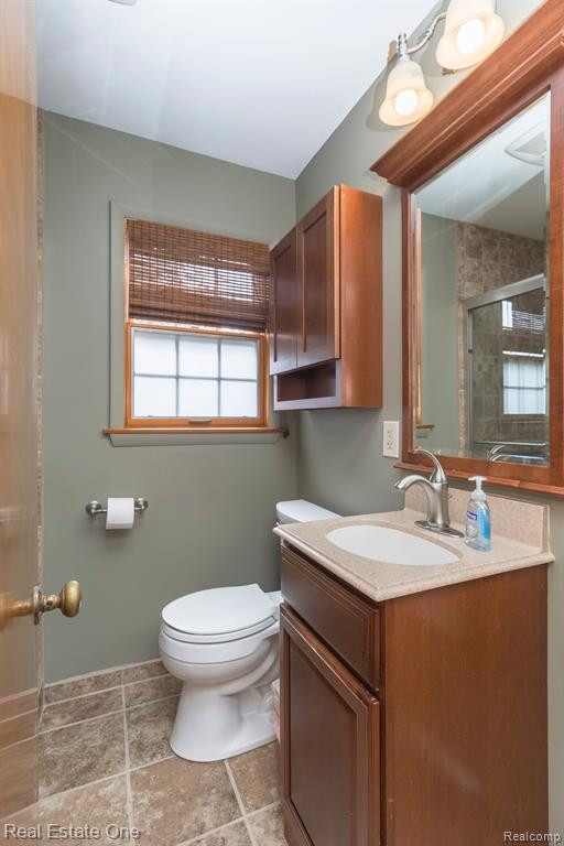 192 Wanda Street, Wolverine Lake, MI 48390 — Photo 29