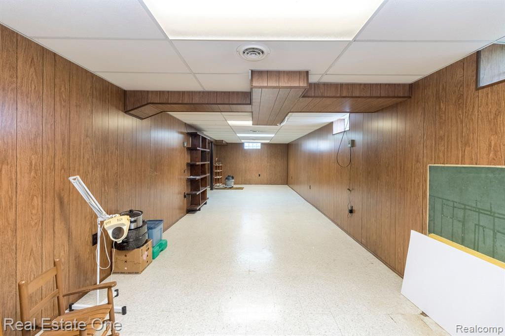 192 Wanda Street, Wolverine Lake, MI 48390 — Photo 35