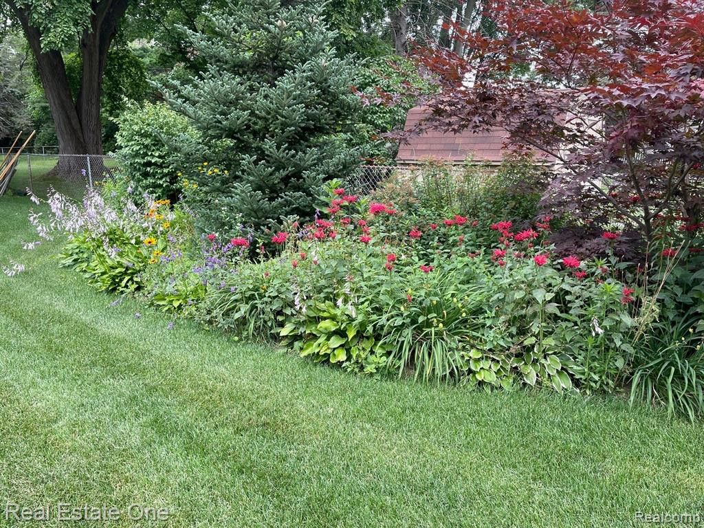 192 Wanda Street, Wolverine Lake, MI 48390 — Photo 37